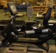 Life Fitness recumbant exercise bike - 95R115