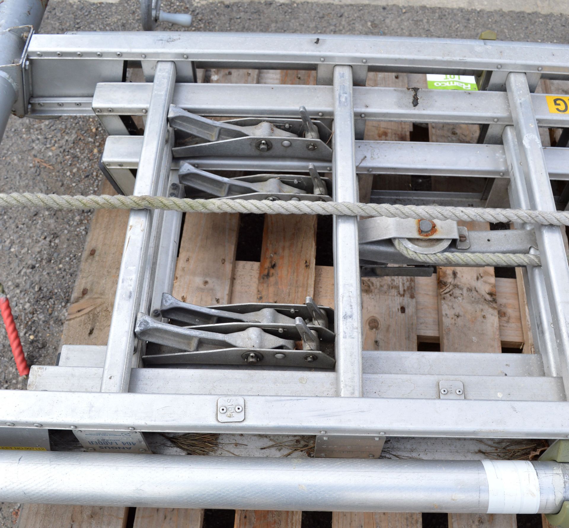 13.5 MTR 3 Section Ladder - 5.8m Unextended. - Image 2 of 2