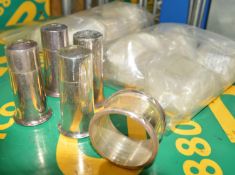 4x Silver Plated Salt/Pepper Shaker, 12x Napkin Rings.