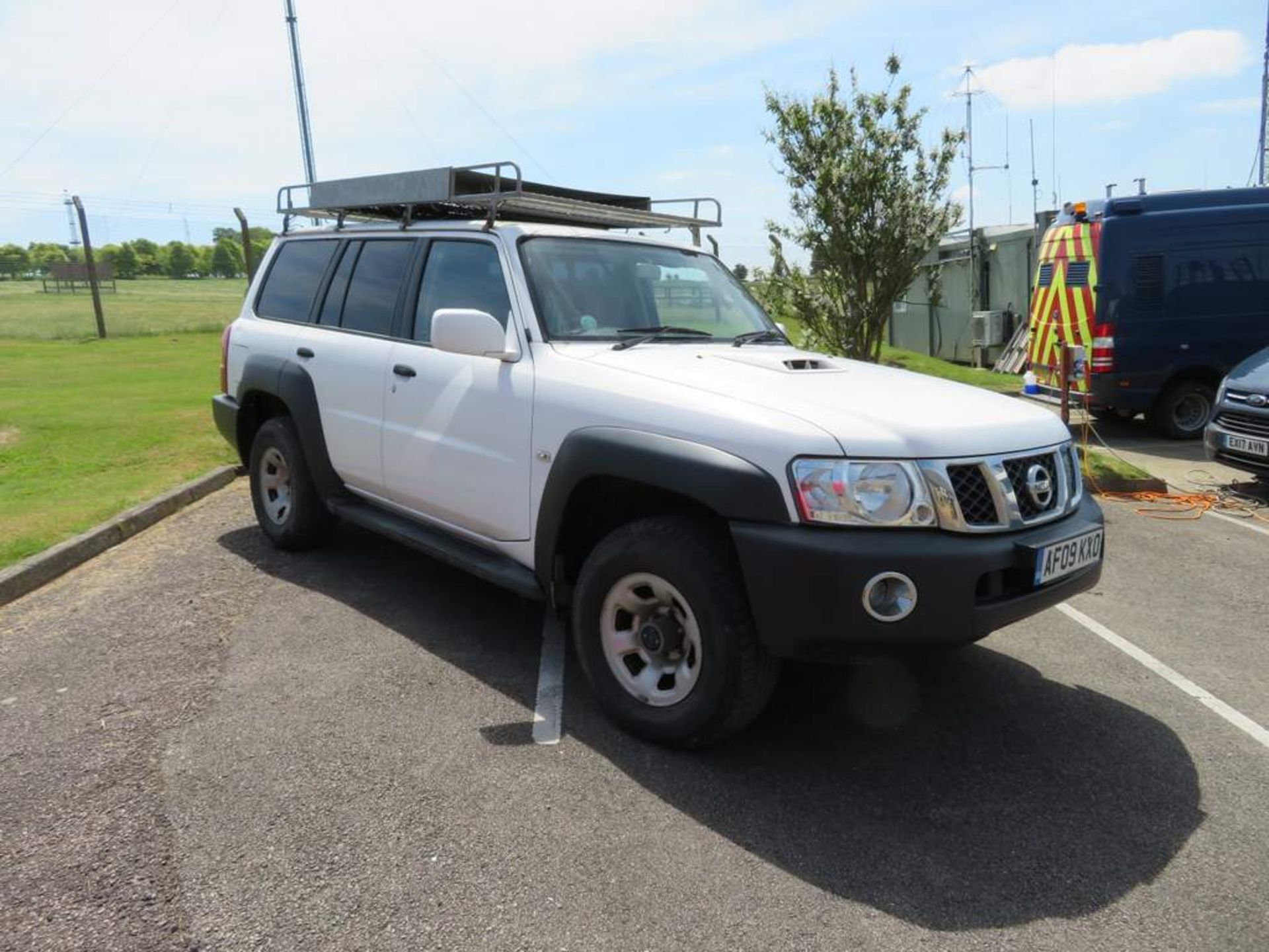 2009 Nissan Patrol Trek DI 4x4 - Image 7 of 30