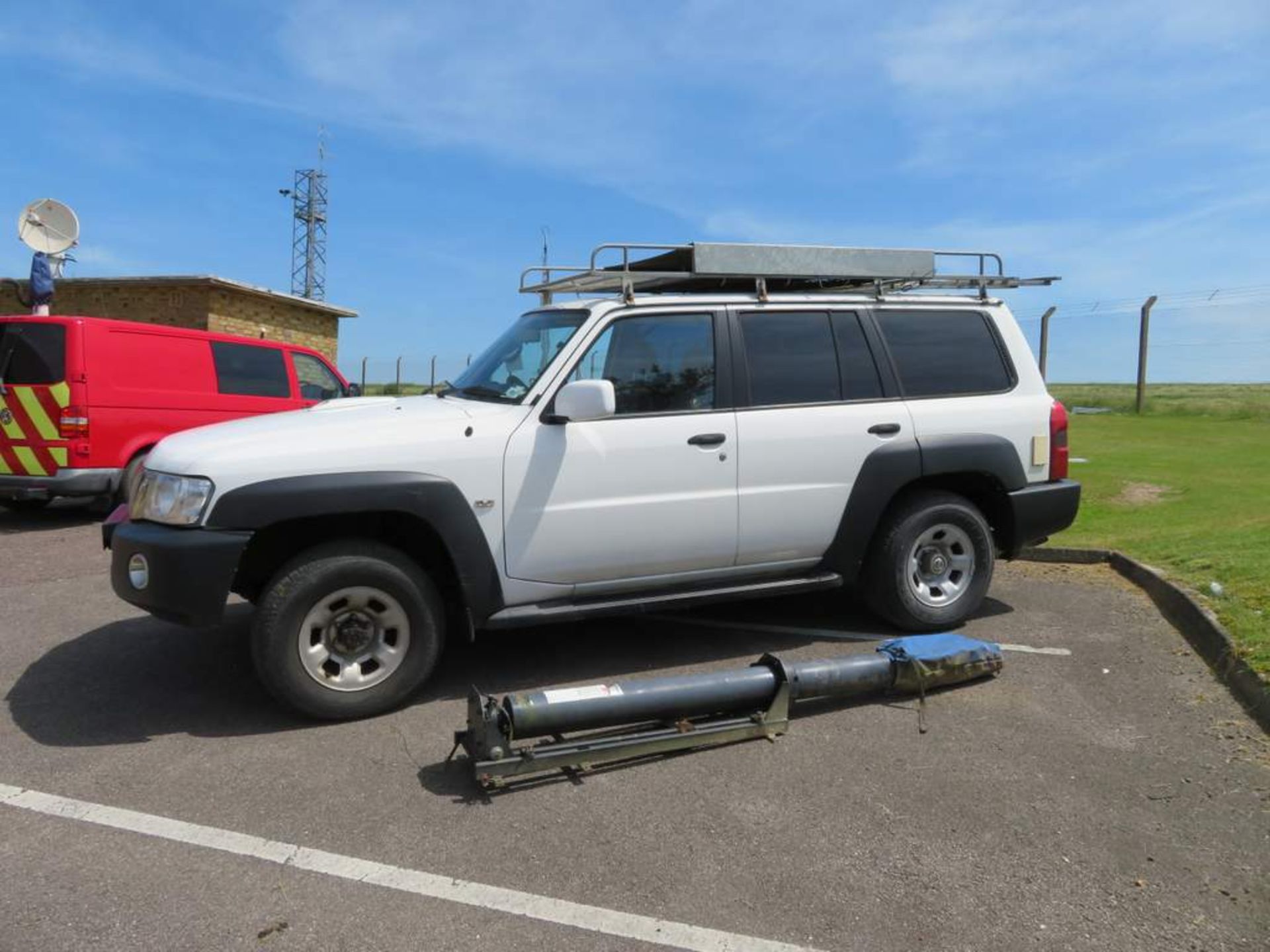 2009 Nissan Patrol Trek DI 4x4 - Bild 2 aus 30