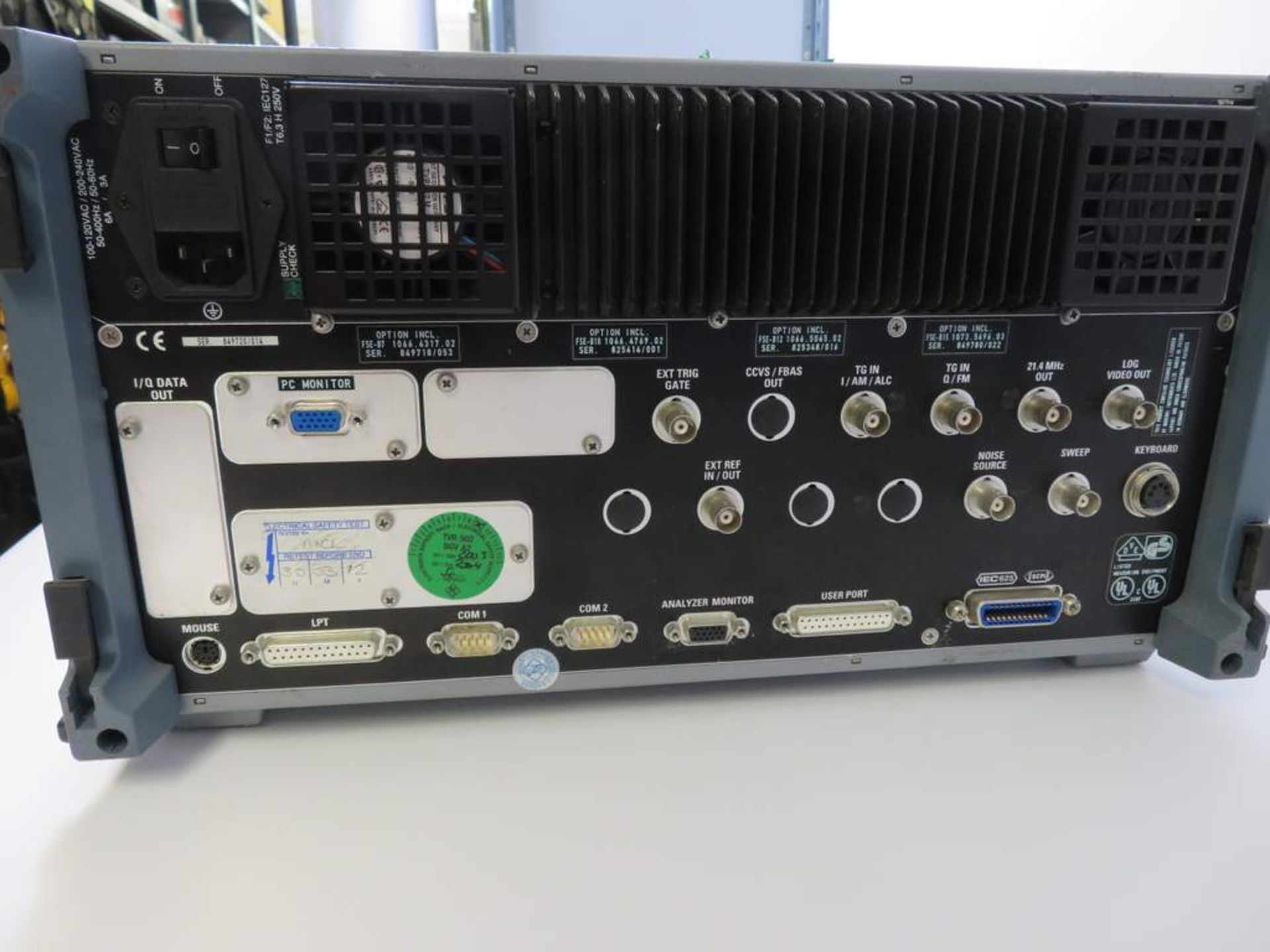 Rohde & Schwarz FSEM Spectrum Analyser 20Hz - 26.5GHz - Image 3 of 3