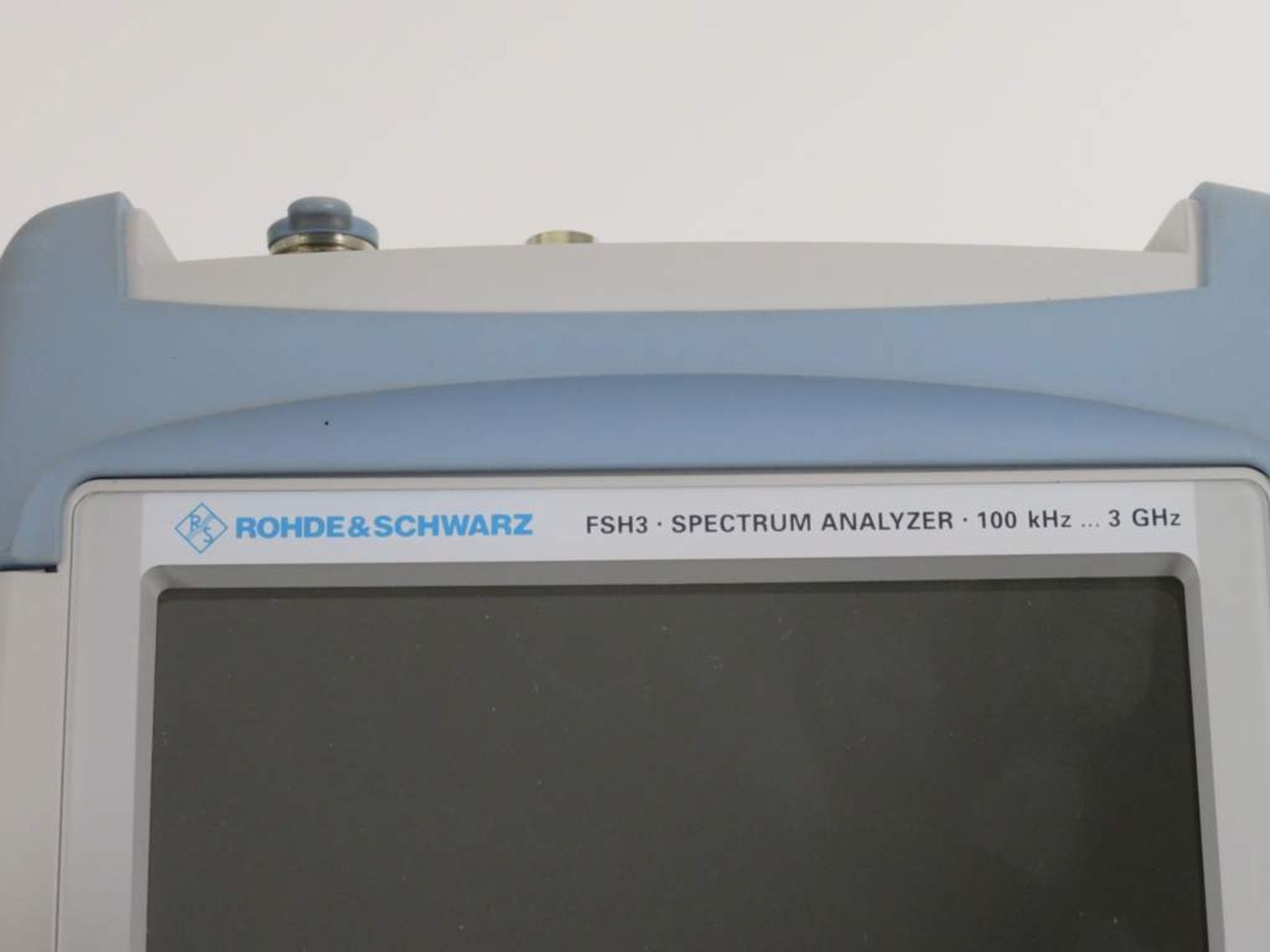 Rohde & Schwarz FSH3 Handheld Spectrum Analyser - Bild 3 aus 5