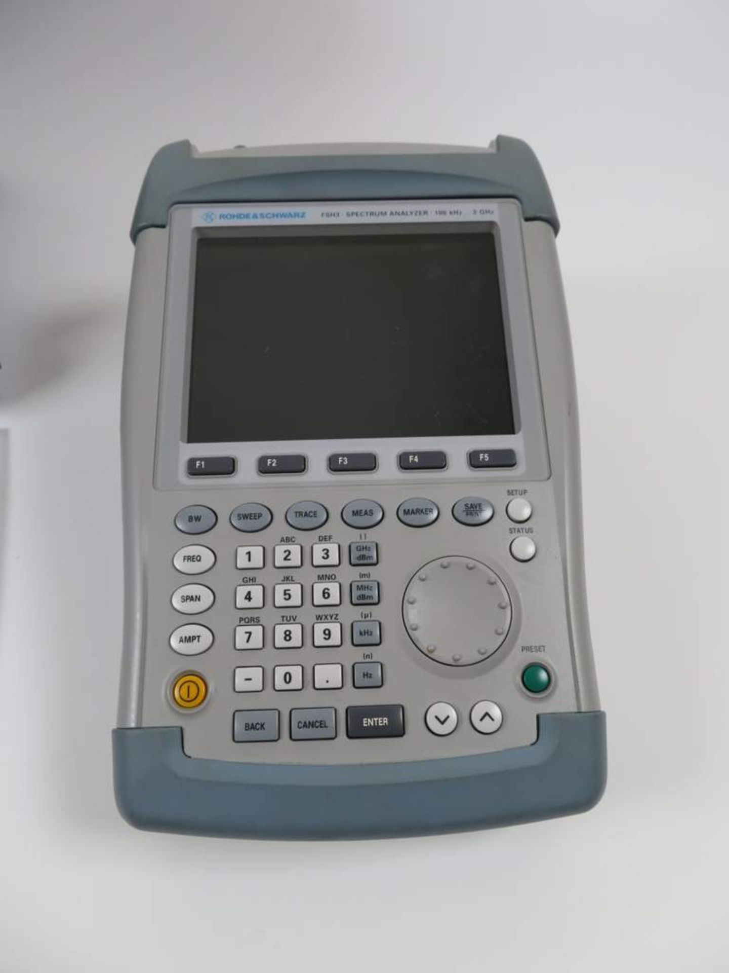 Rohde & Schwarz FSH3 Handheld Spectrum Analyser - Bild 2 aus 4