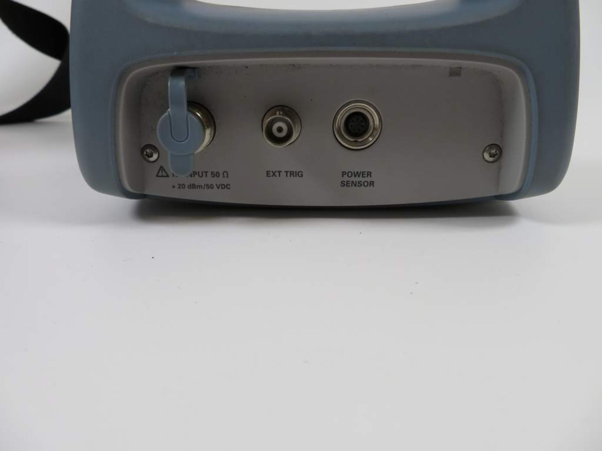 Rohde & Schwarz FSH3 Handheld Spectrum Analyser - Image 3 of 4