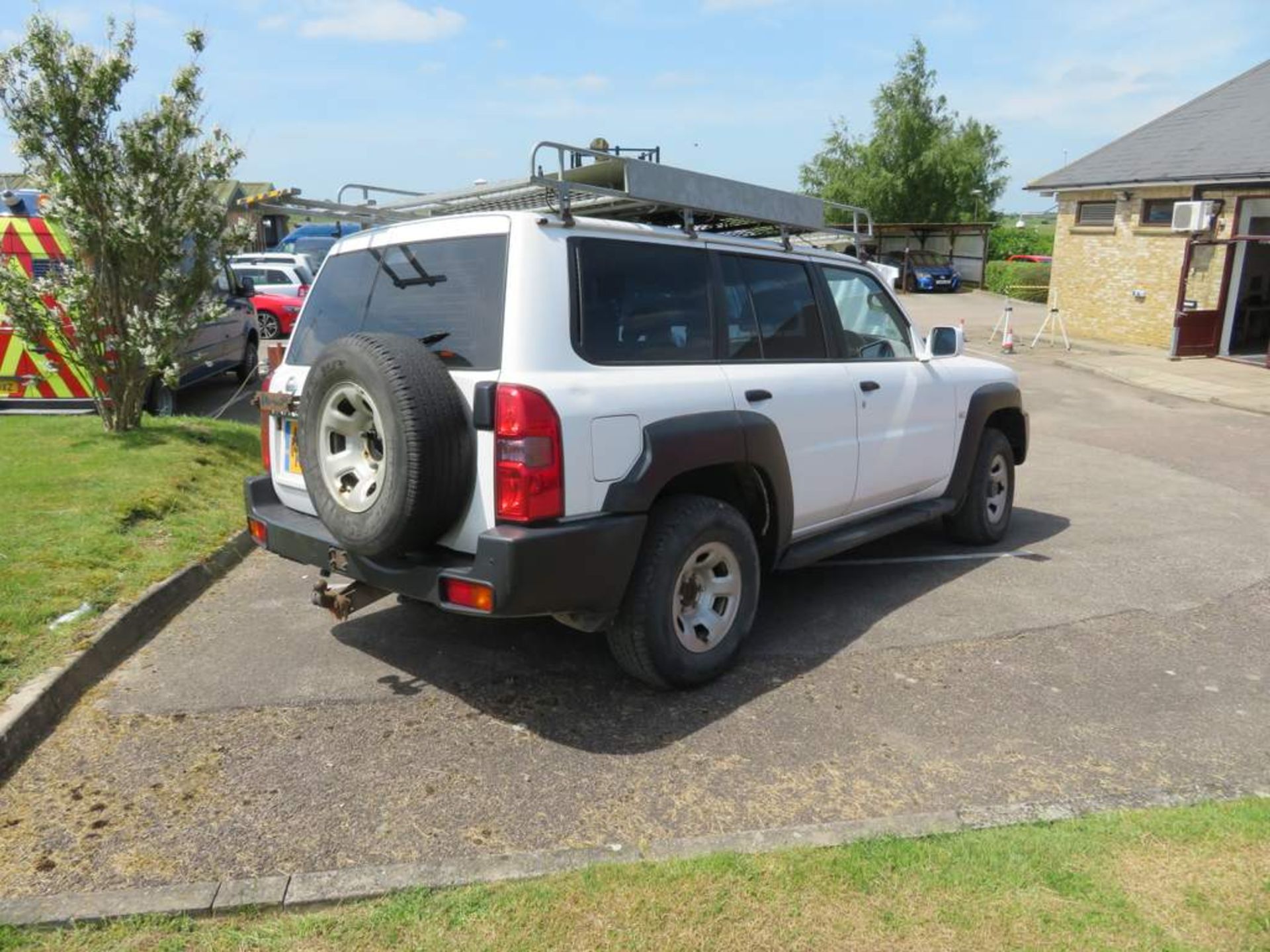 2009 Nissan Patrol Trek DI 4x4 - Bild 5 aus 30