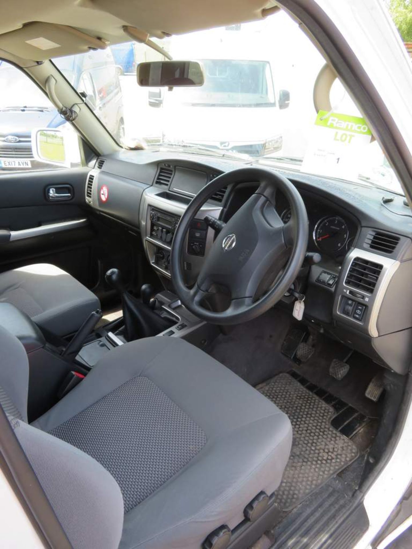 2009 Nissan Patrol Trek DI 4x4 - Image 9 of 30