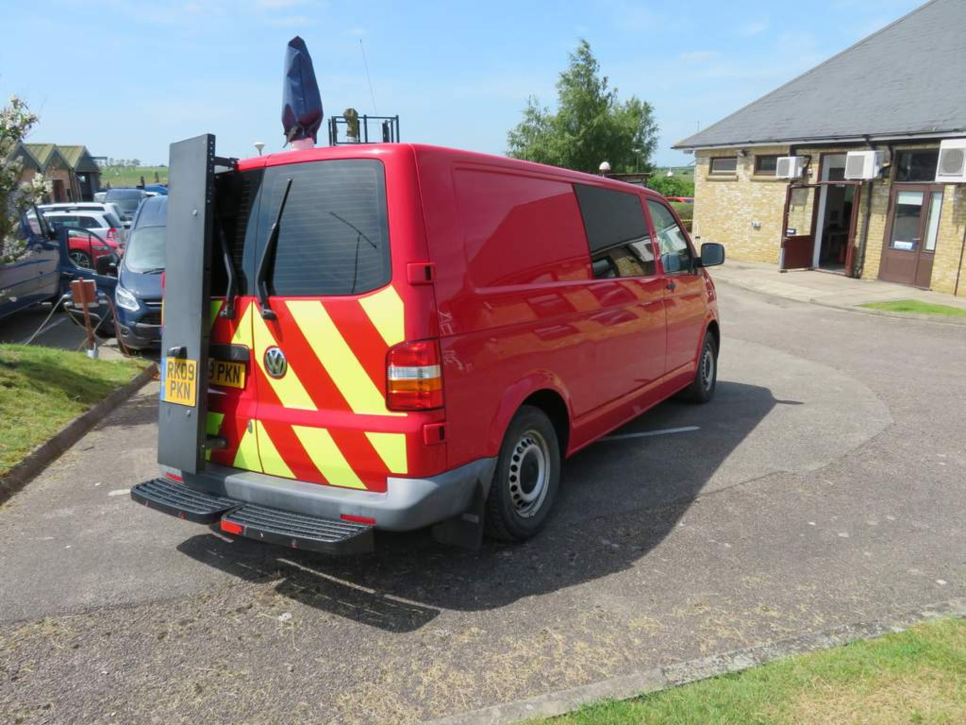 2009 Volkswagen T30 LWB Transporter 130, 4motion - Image 5 of 32