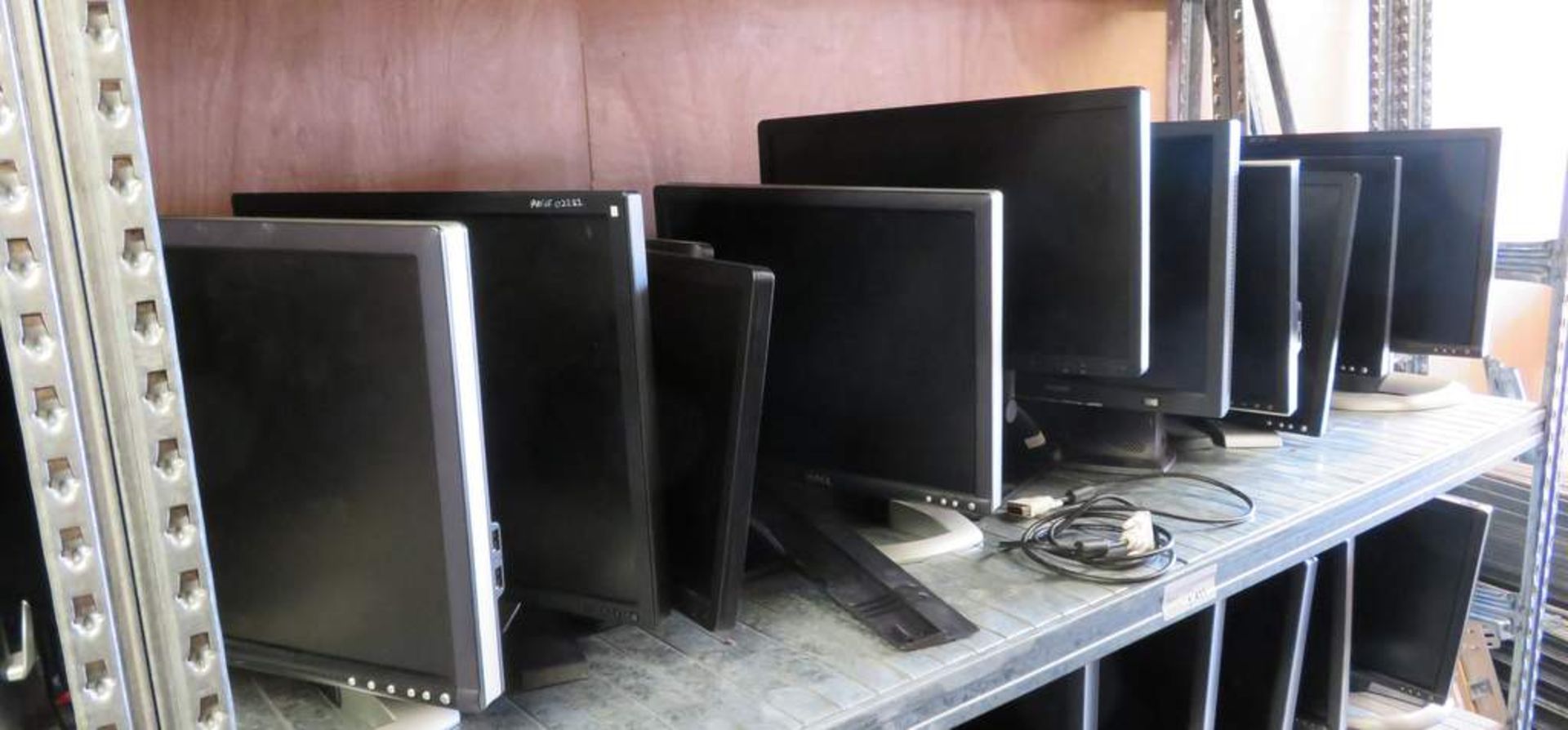 10x Various Desktop Monitors - Dell