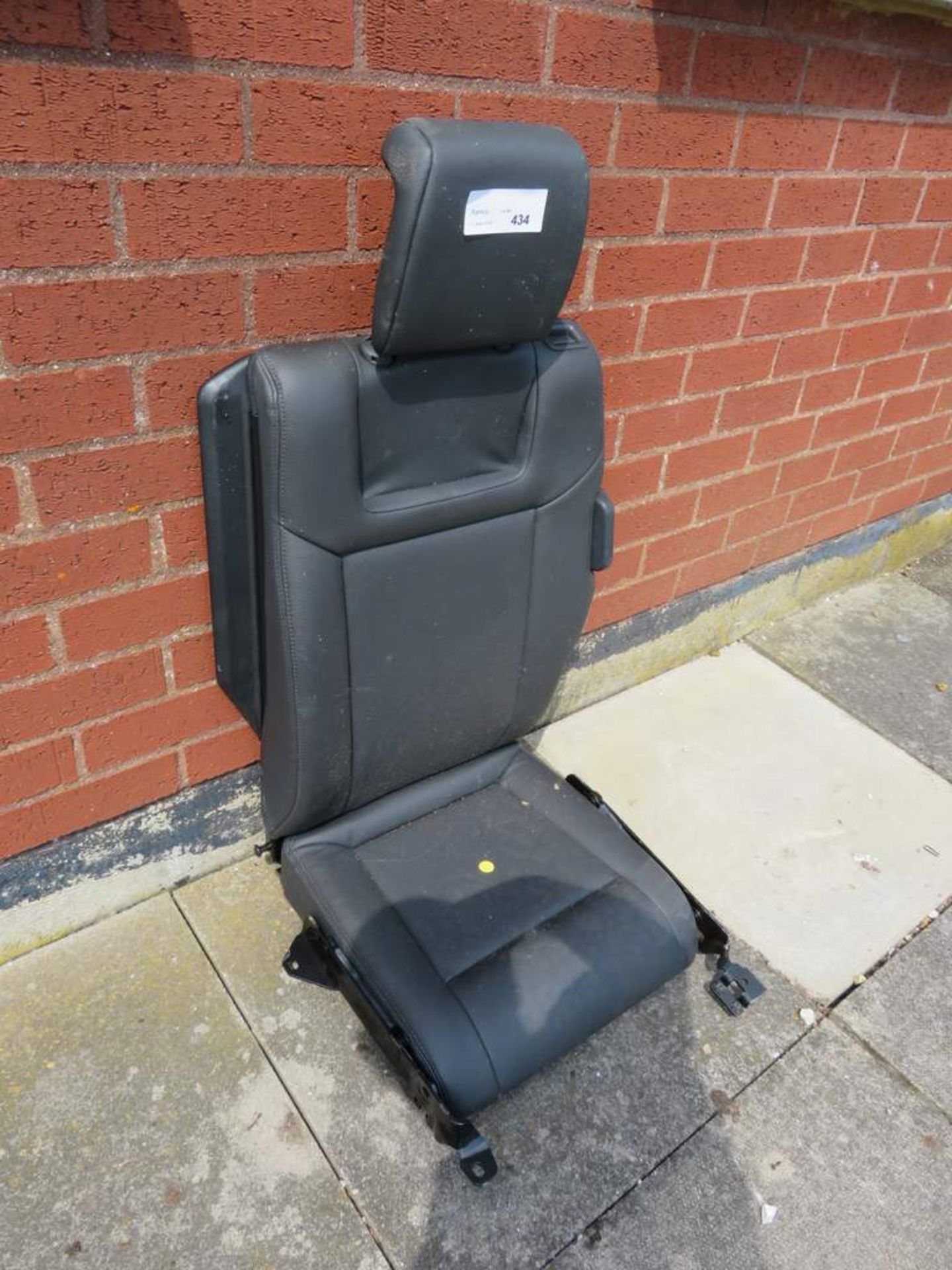 Zafira rear seat (7th) - Image 2 of 4