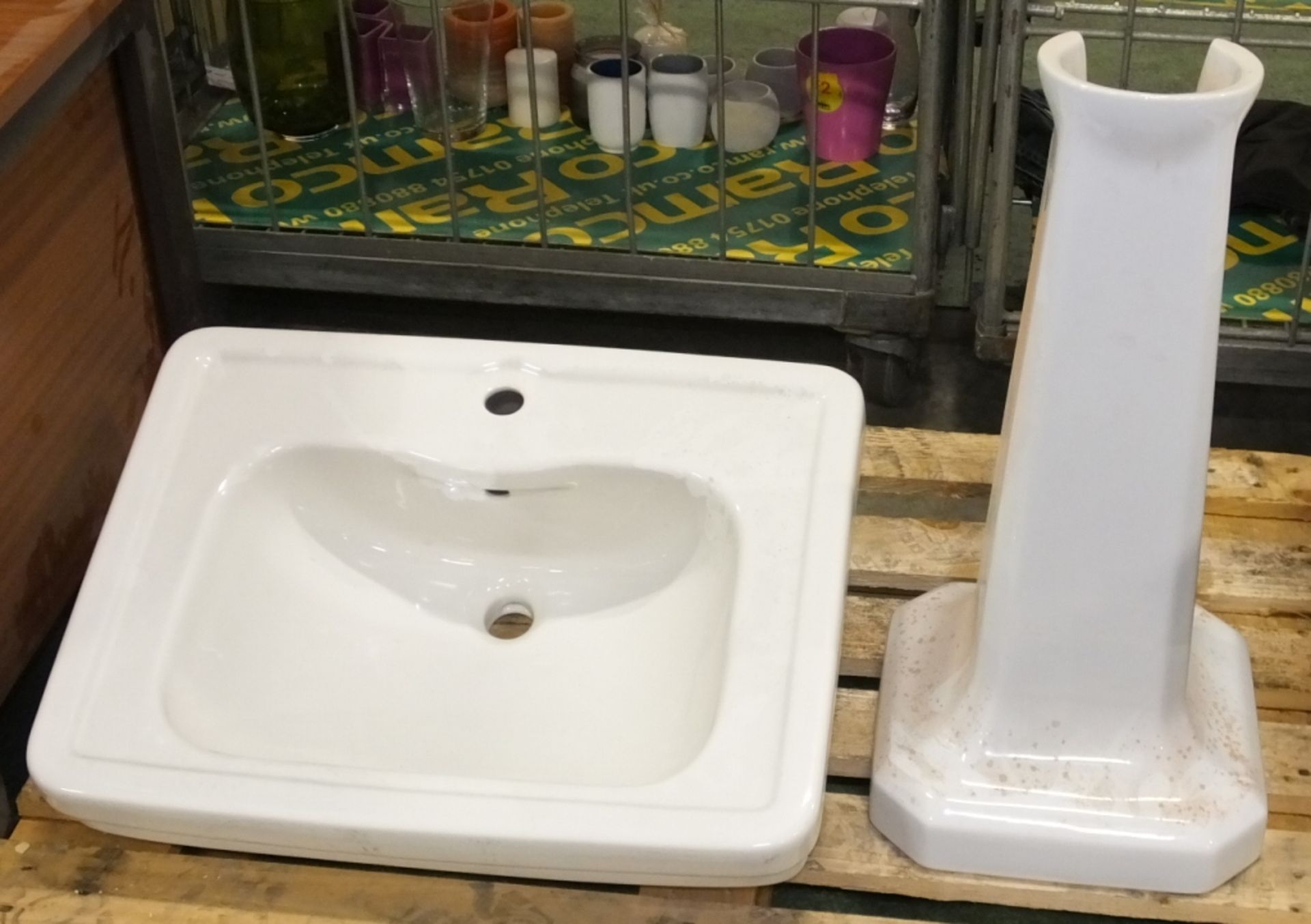 Ceramic Sink with pedistal