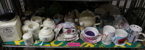 Various decorative crockery, kitchen jars, etc