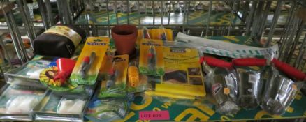 Plant bulbers, plant pots, hozelok nozzles, Ronseal garden cleaner tablets