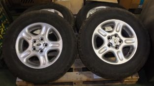 4x Land Rover Freelander wheels and Wrangler HP tyres