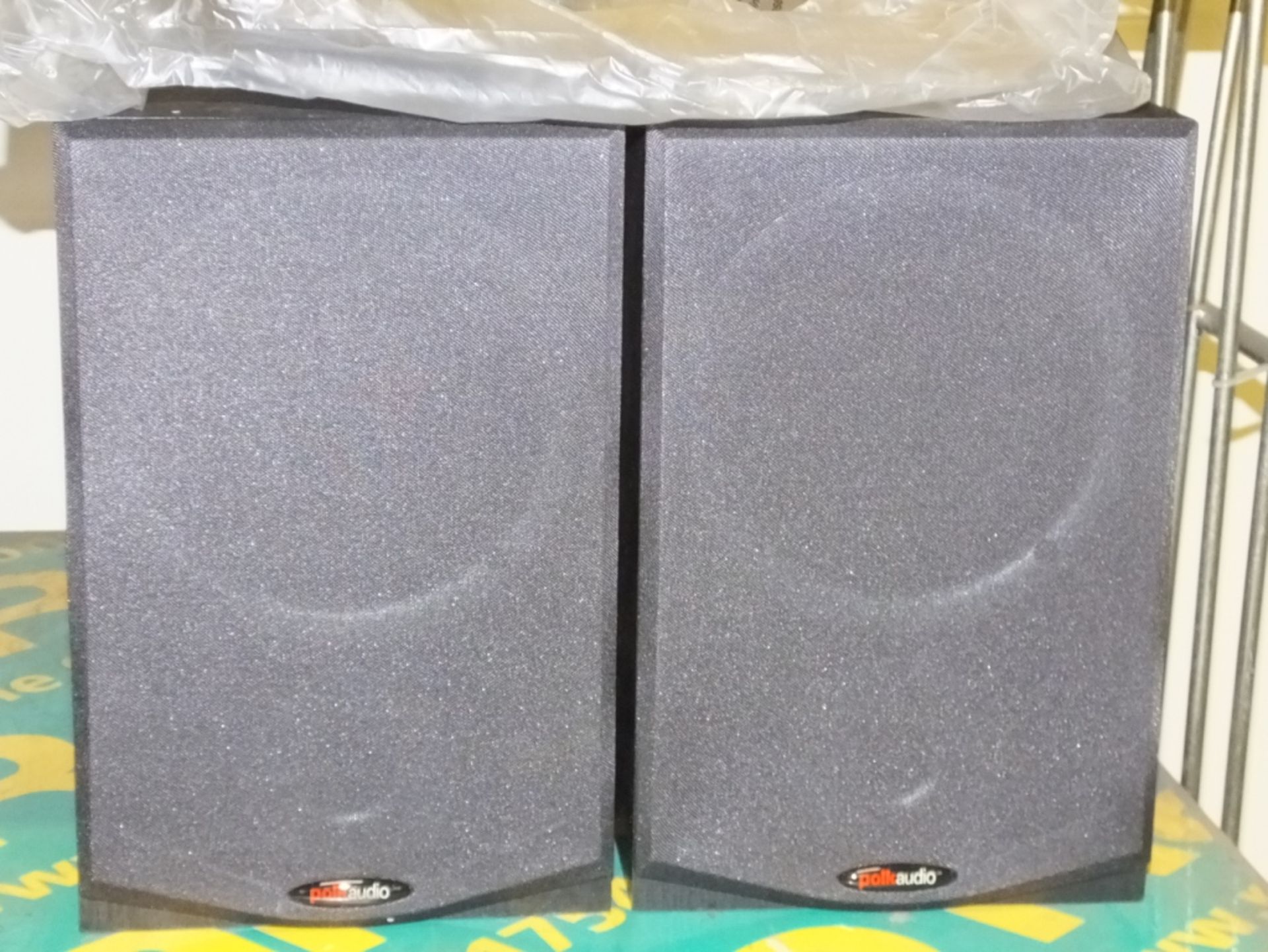2x Polk Audio R150 Book end speakers