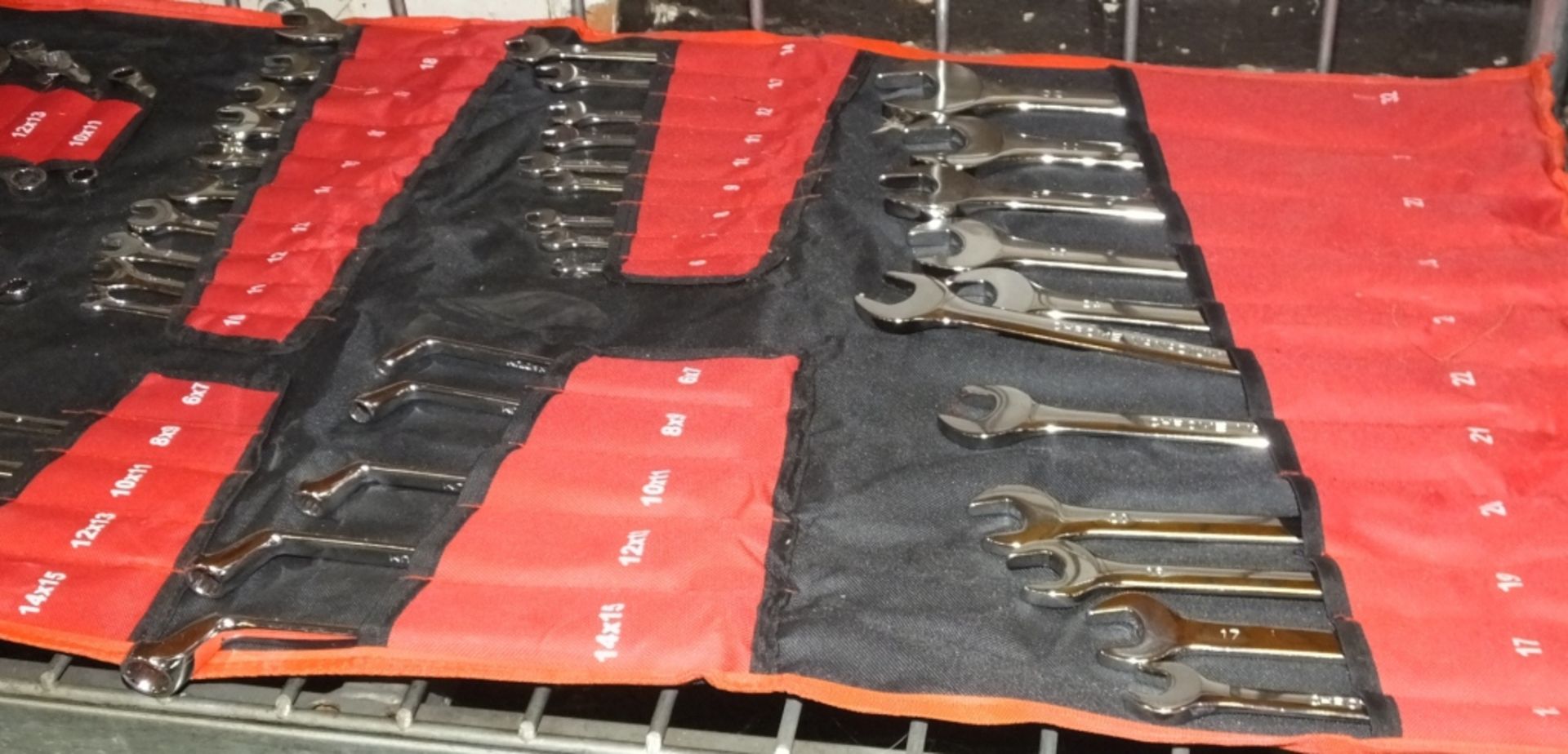 Neilsen CT3803 50 piece spanner set in hanging rack - Image 3 of 3