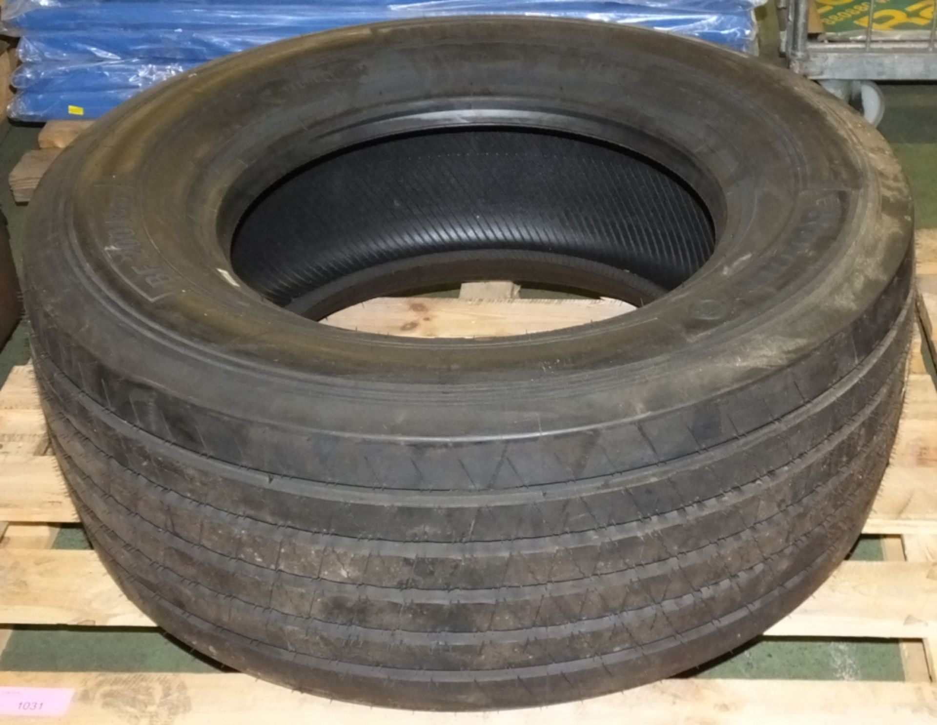 Barum BF 200 Road tire - 385/55 R 22.5 (new & unused)