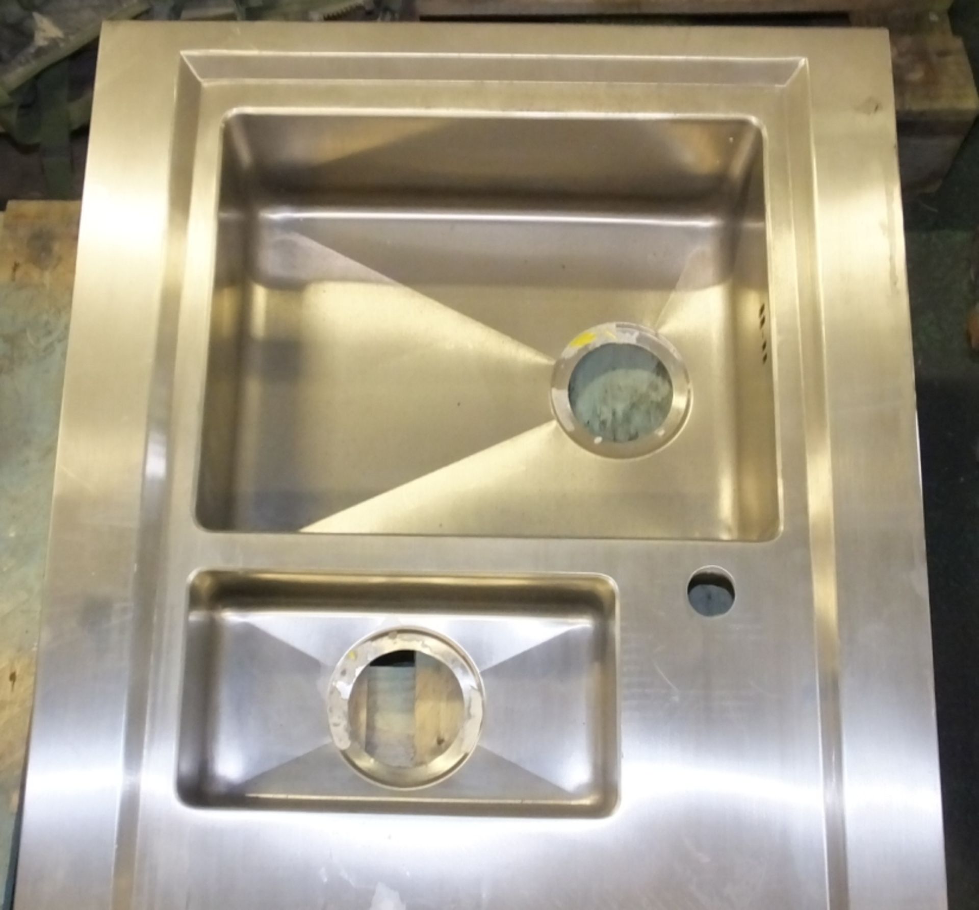 Stainless sink unit with centre drainer - 1000 x 620 - Image 2 of 2