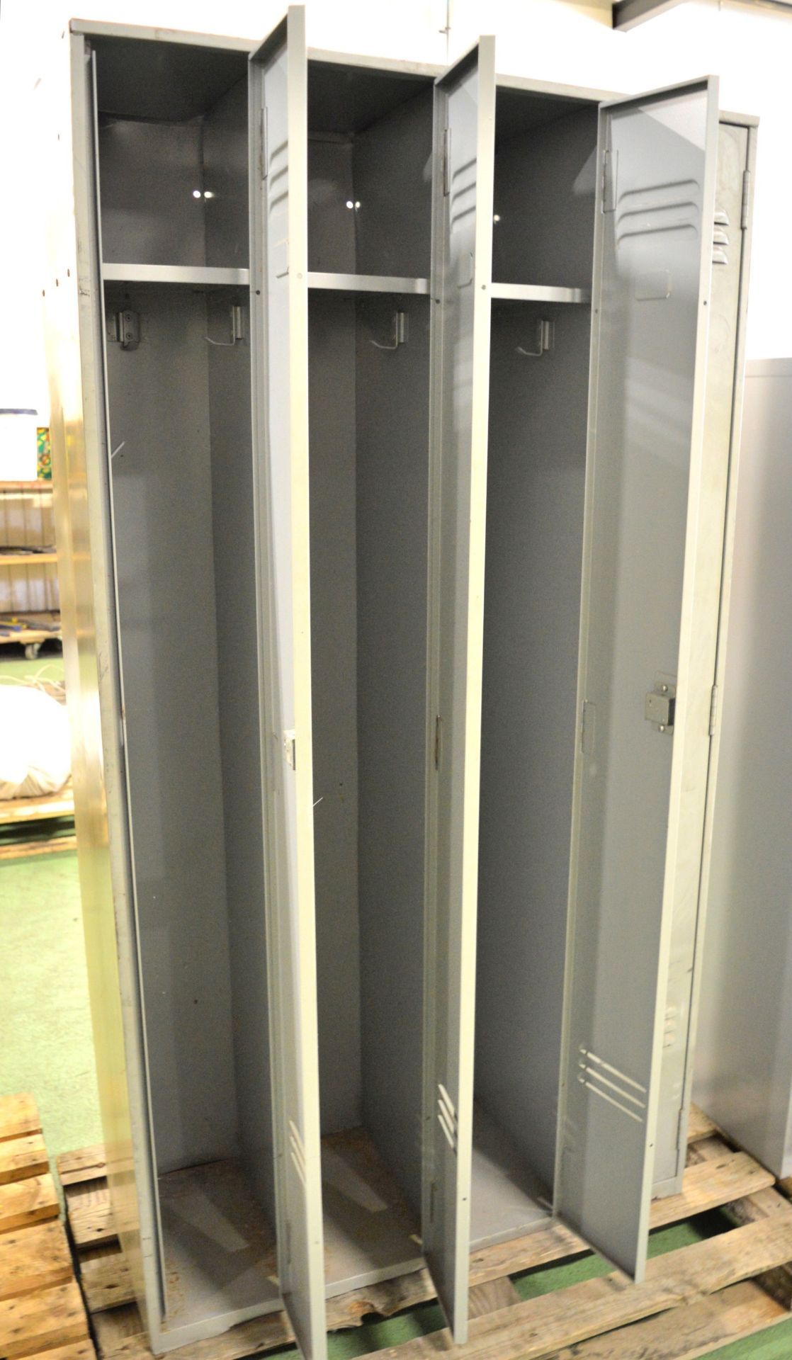 Locker 4 Compartment Metal, 178x94x38cm. - Image 2 of 2