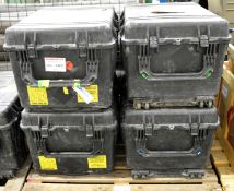 4x Peli Cases.