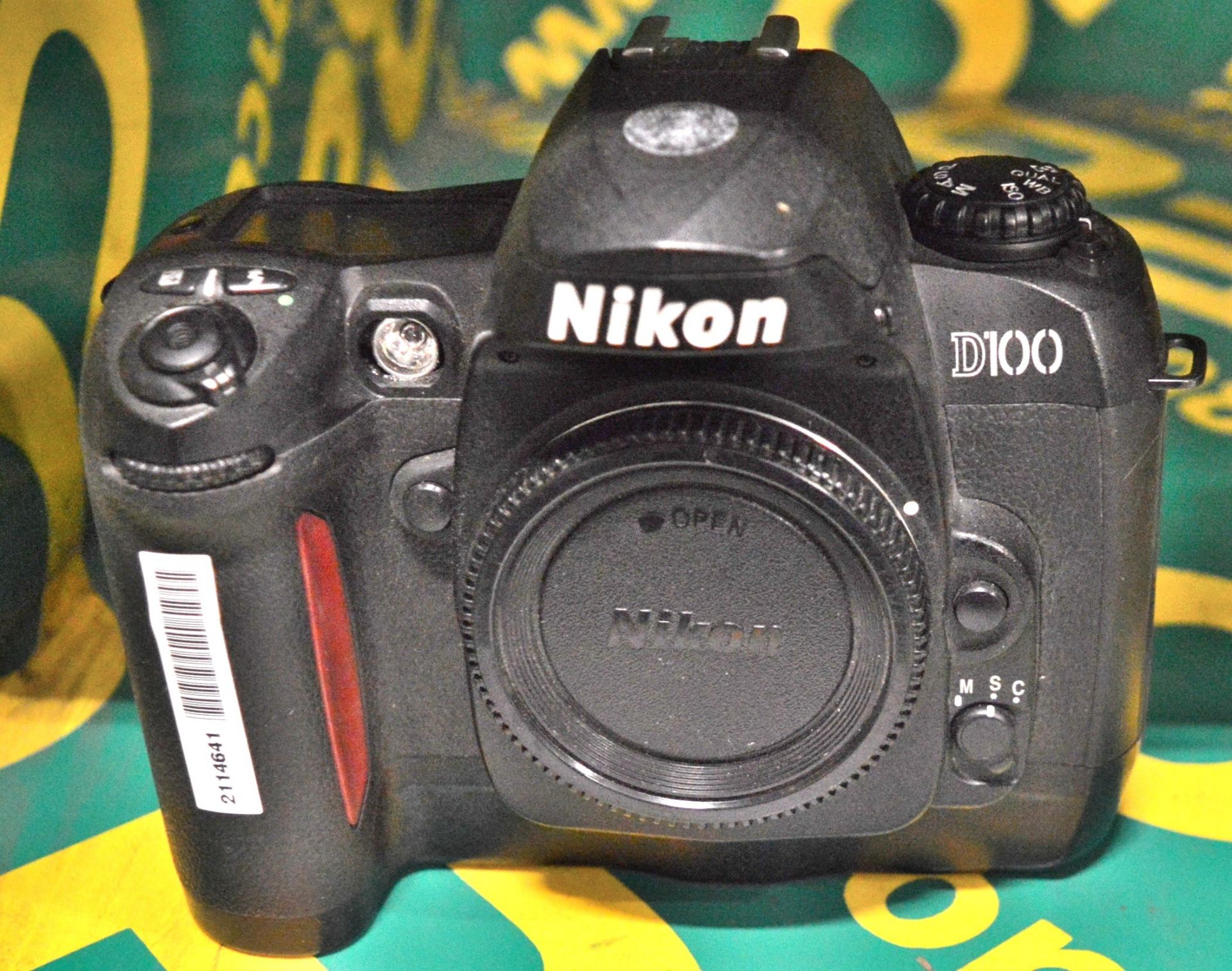 Nikon, Digital Camera D100 S/N 2238504