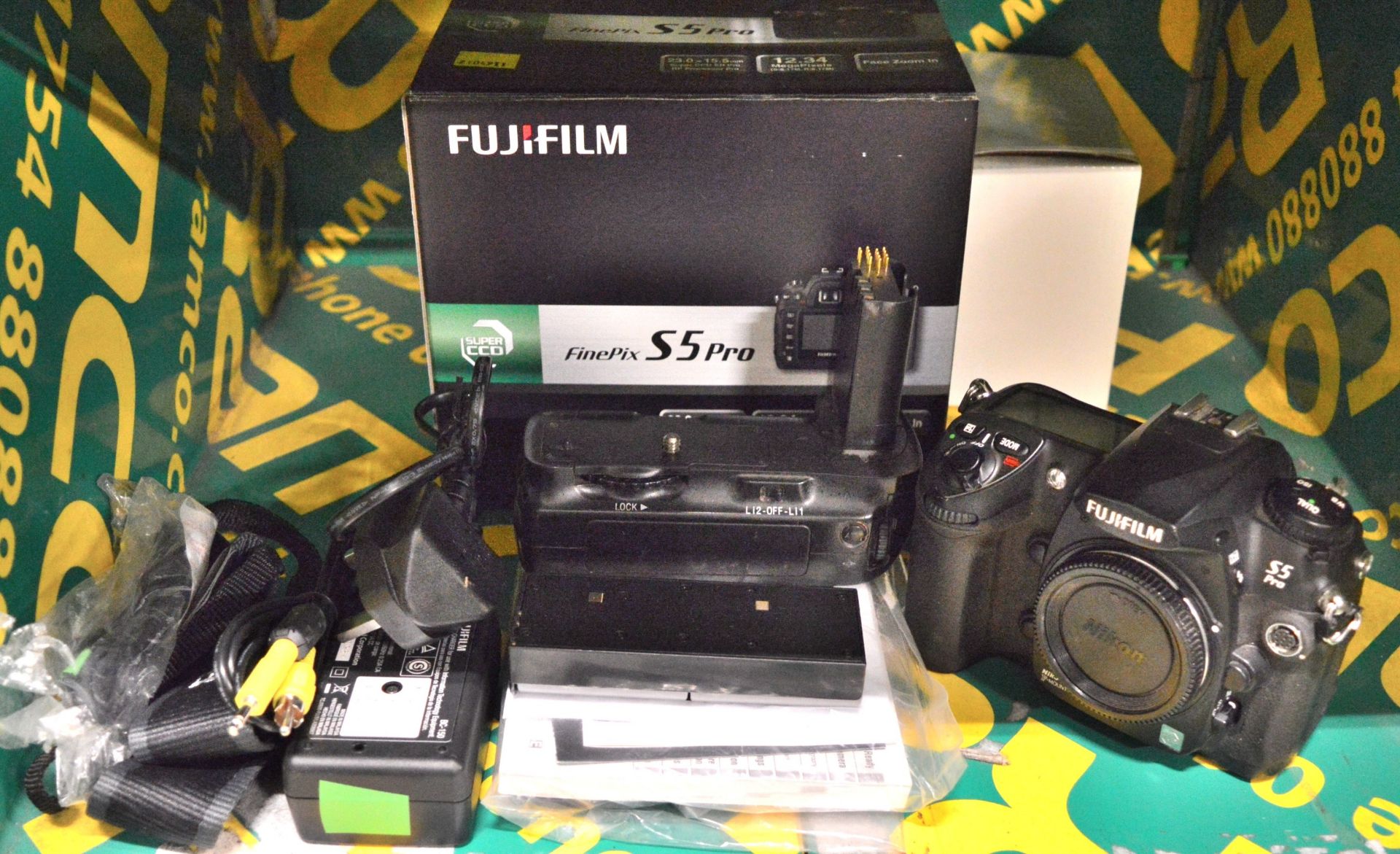 Fujifilm FinePix S5 Pro Digital Camera.