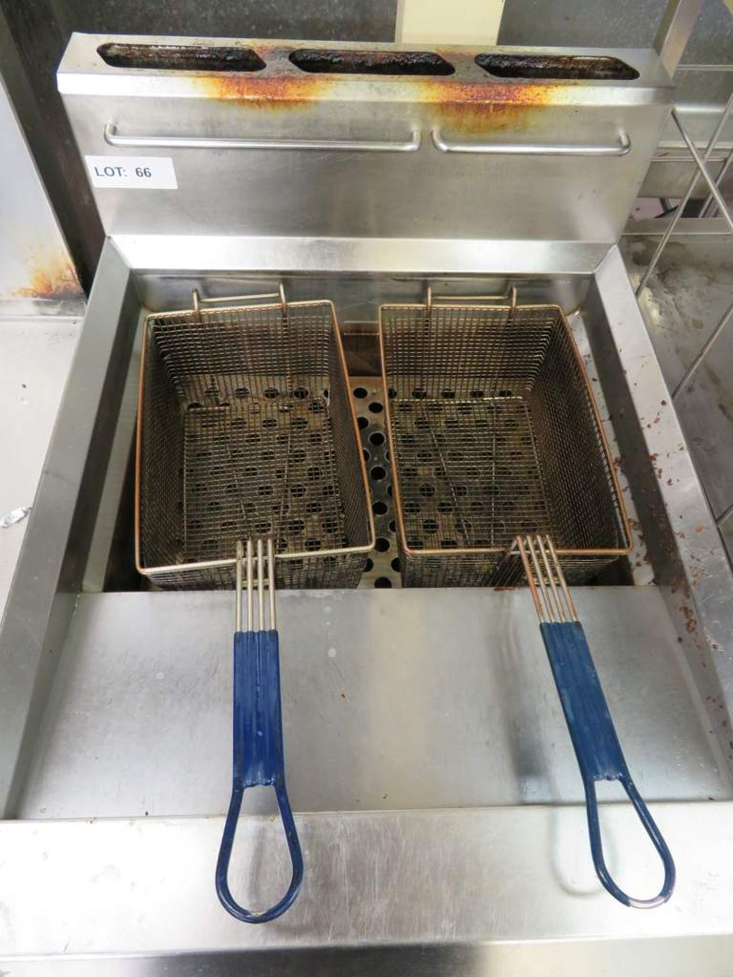 Moffat Blue Seal stainless steel twin basket fryer - Image 3 of 4