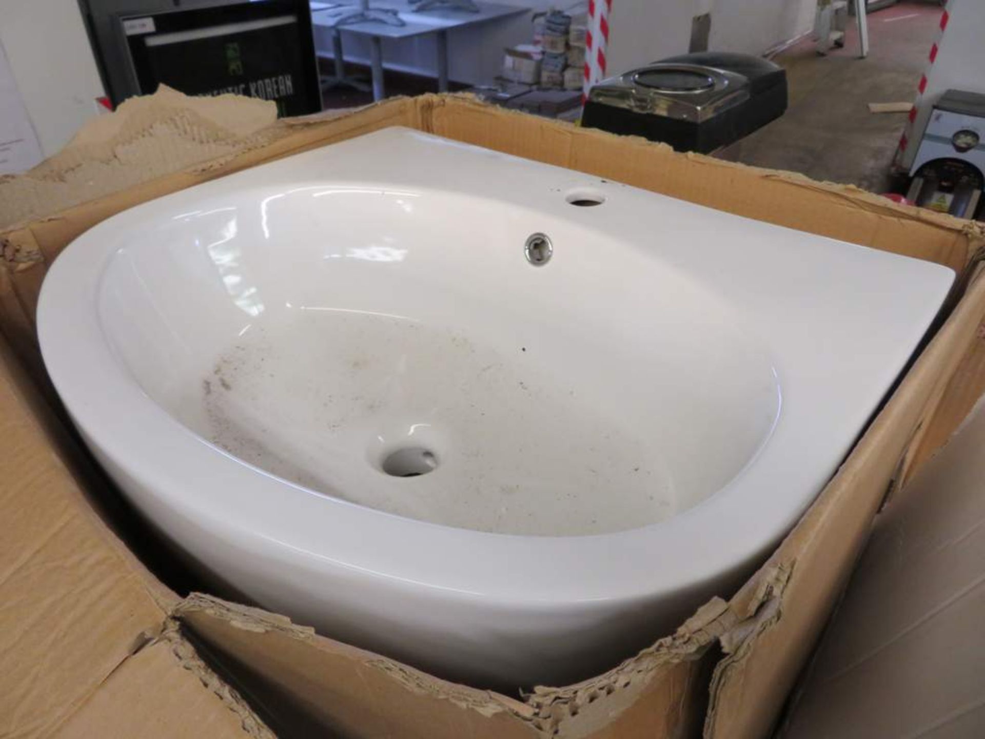 2x Various white porcelain sinks. - Image 2 of 2