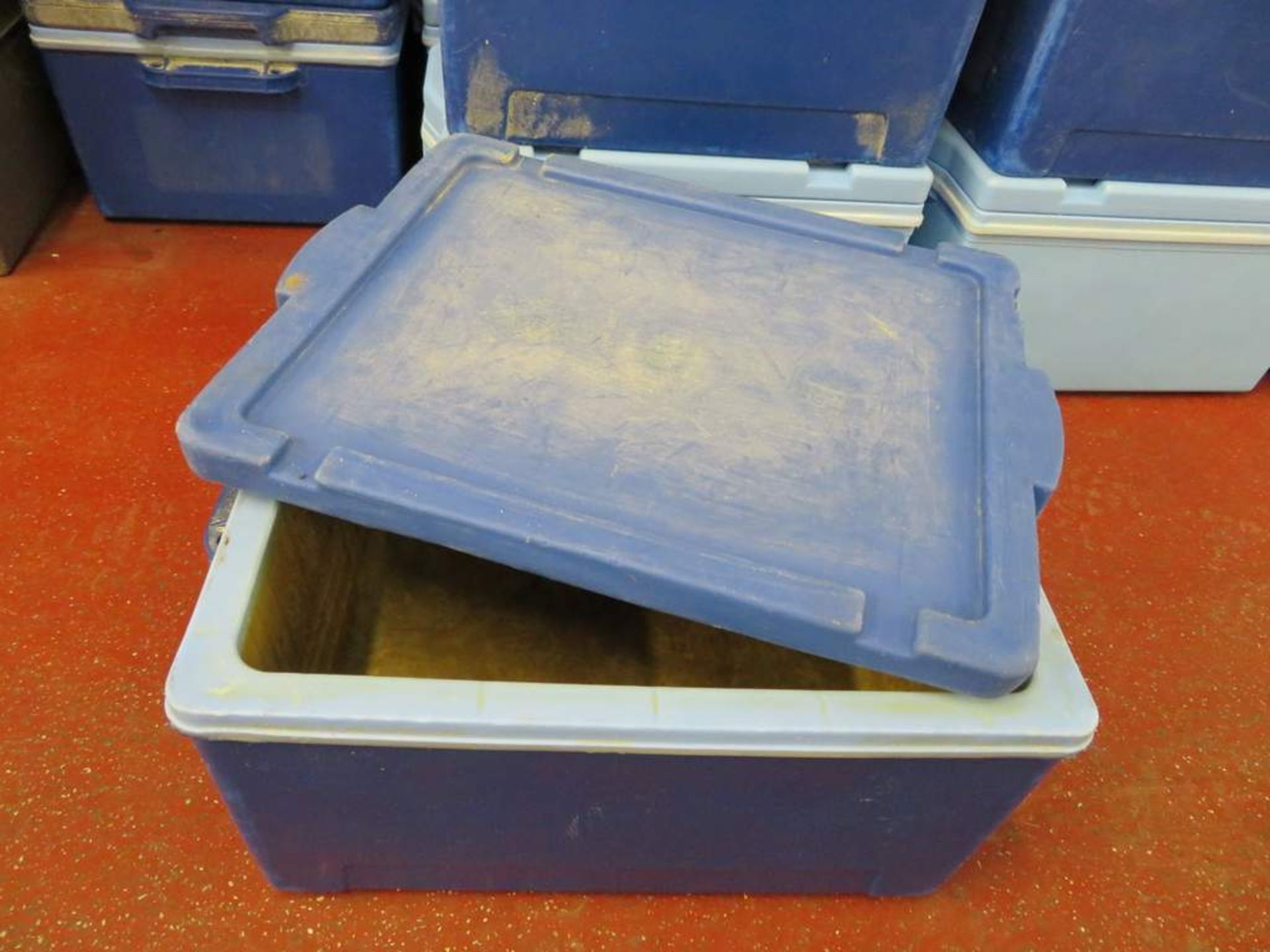 Insulated cold/hot food storage containers. Approximately 64. - Image 2 of 2