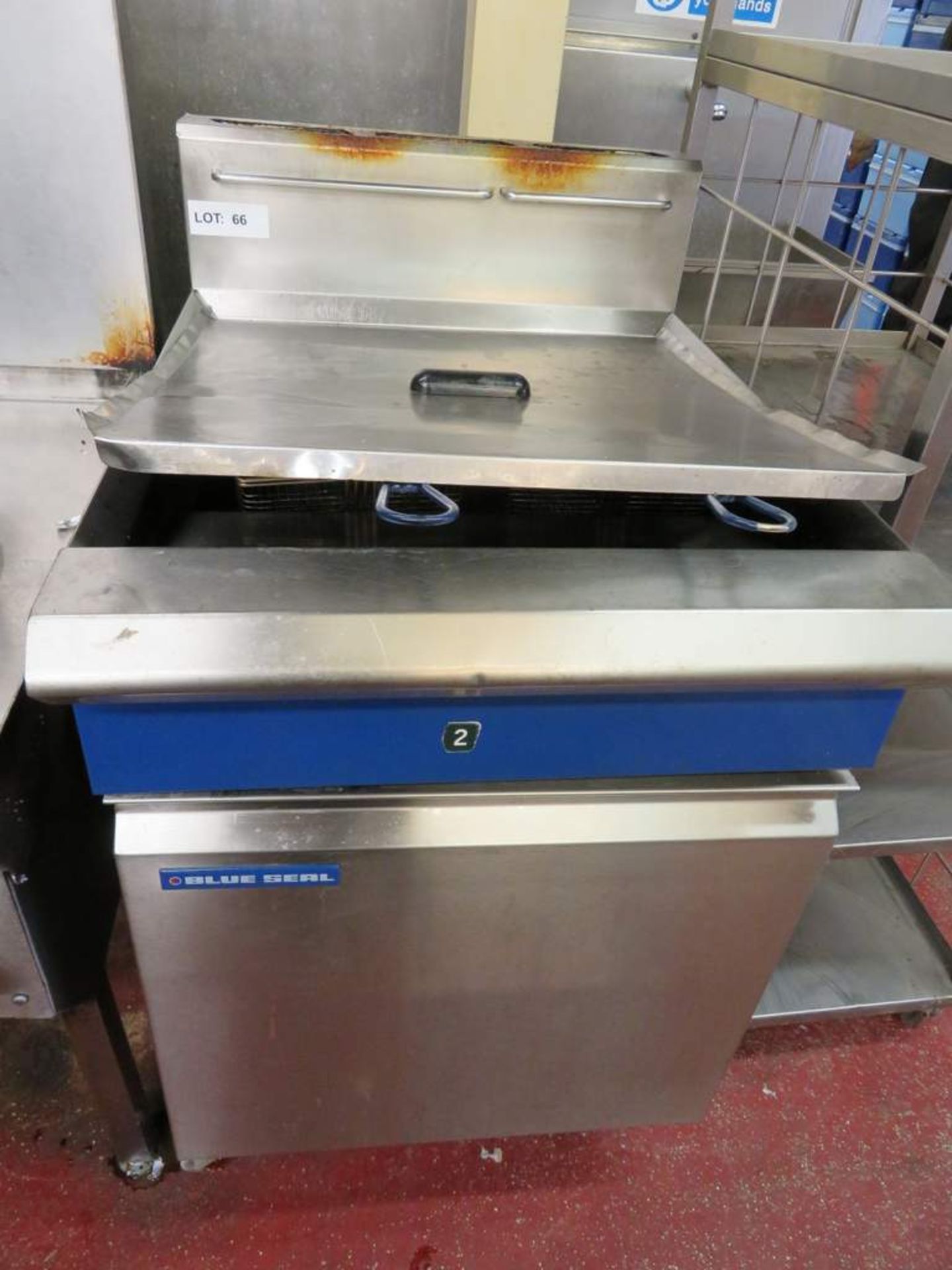 Moffat Blue Seal stainless steel twin basket fryer - Image 2 of 4