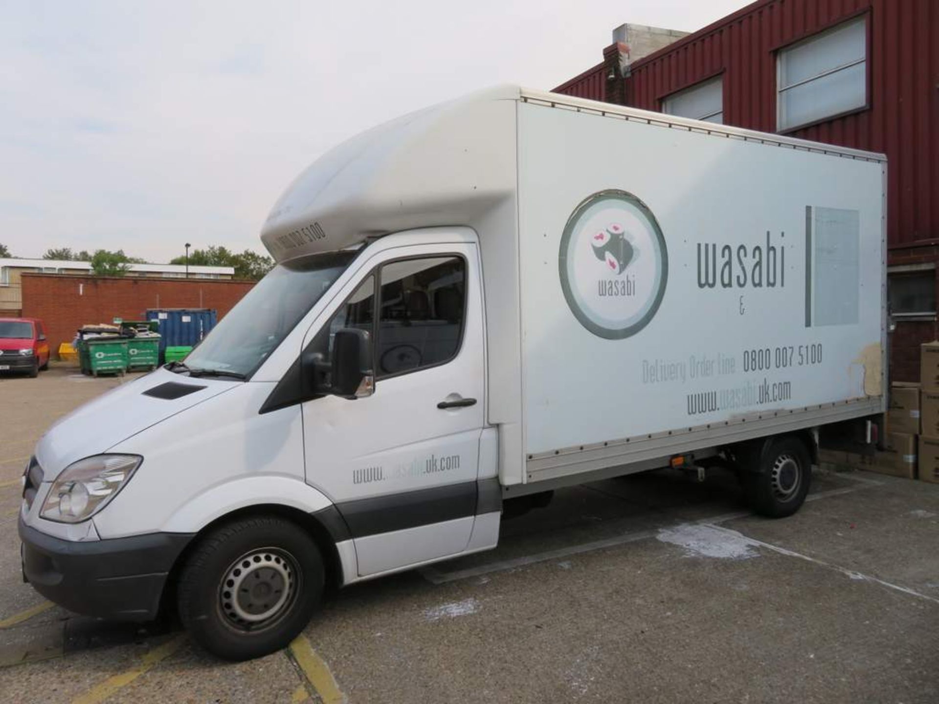 2007 Mercedes Sprinter 311 Luton Van. Fitted with a Slim Jim 500kg taillift