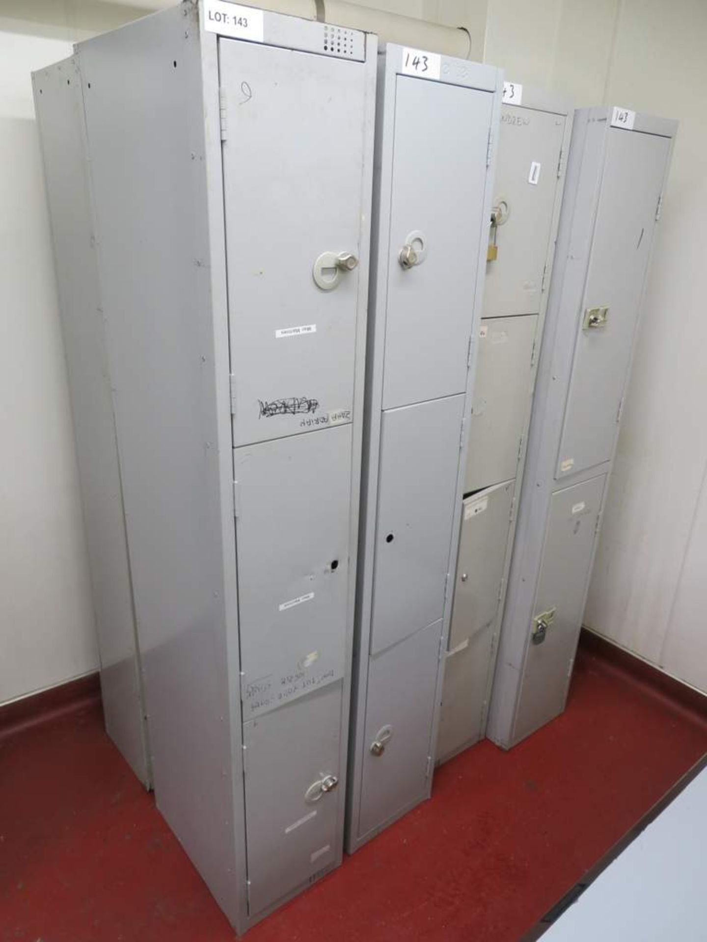 8x Assorted personell storage lockers