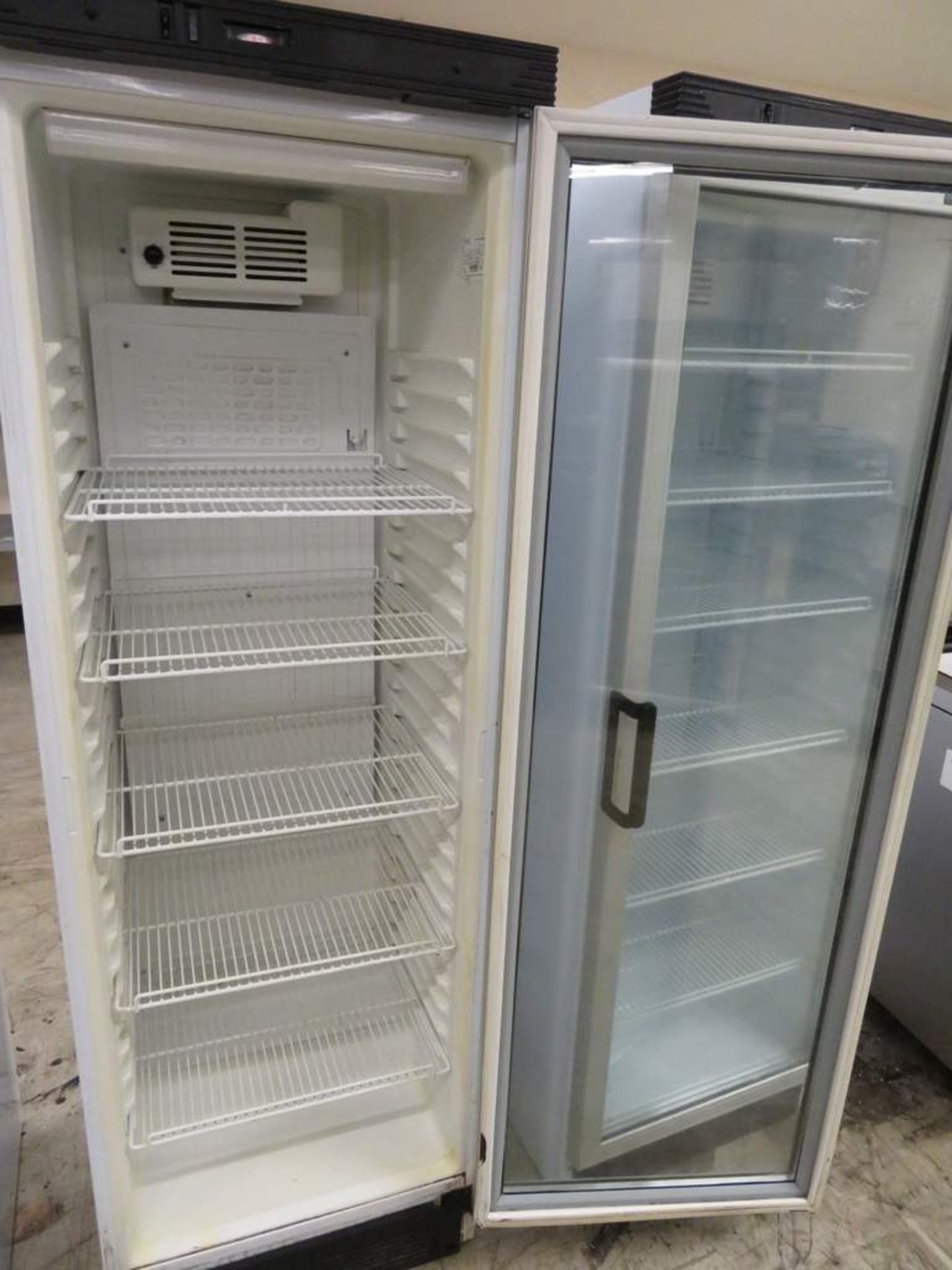 Tefcold FS1380 glass door display fridge. 230v 50Hz 1 phase. Right Hinged - Image 2 of 4