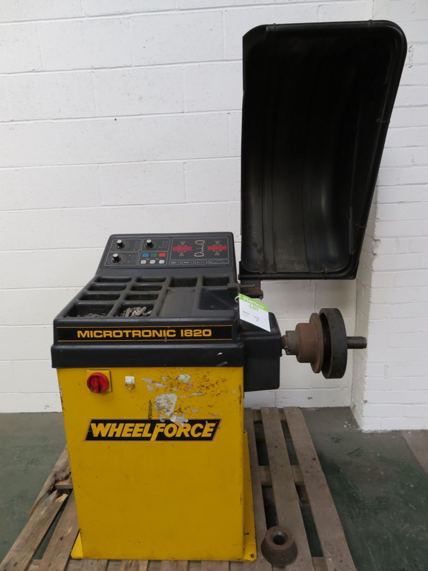 Wheelforce Microtronic 1820 Wheel Balancer