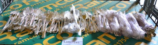 Approx 185x Dessert Forks - Different types.