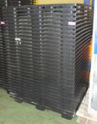 30x Plastic pallet bases - 1200 x 1000