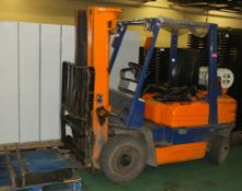 Toyota forklift - 2500kg with side shift - PLEASE NOTE A £10 LOADING CHARGE WILL BE ADDED