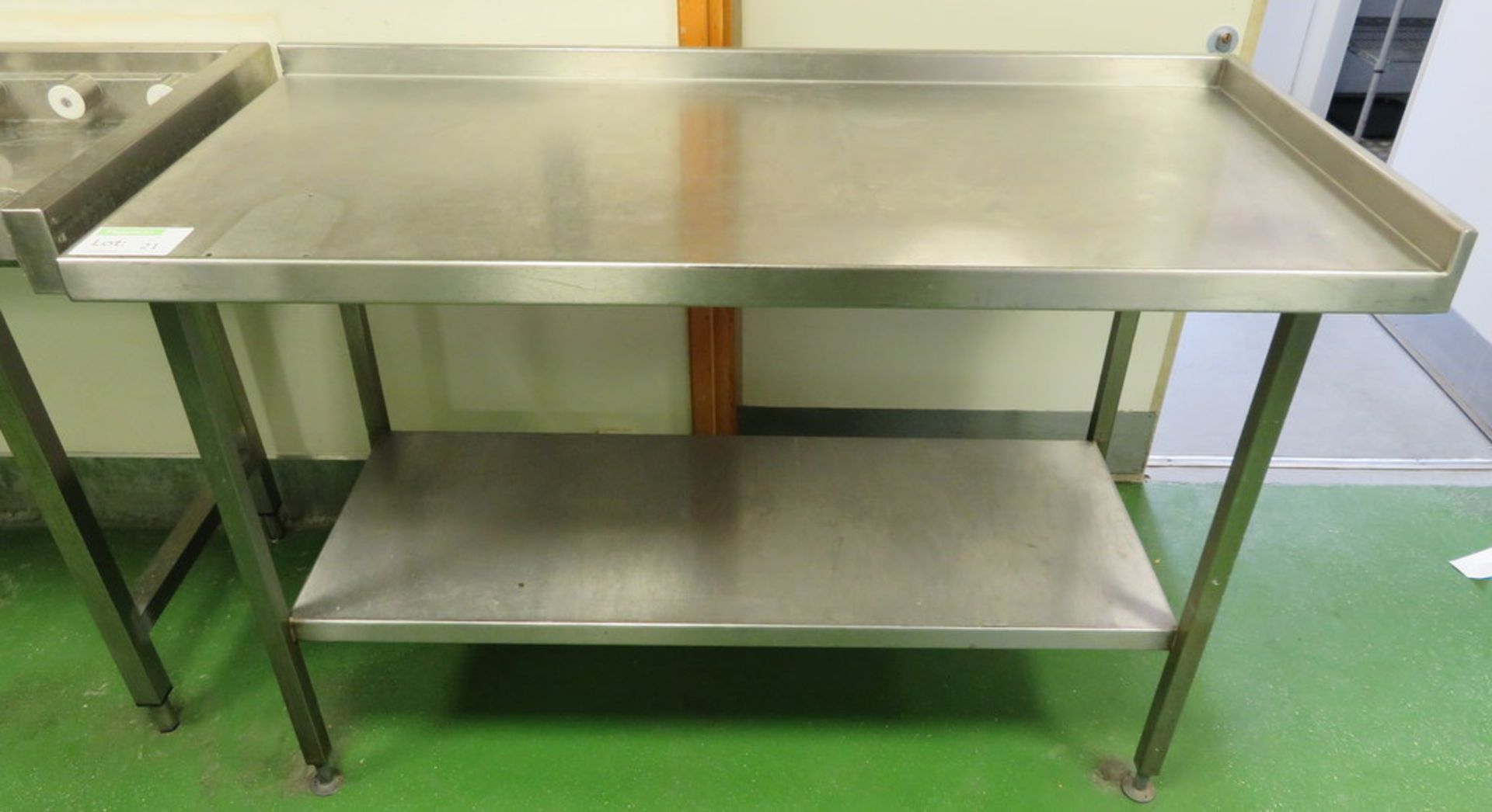 STAINLESS STEEL CORNER PREP TABLE