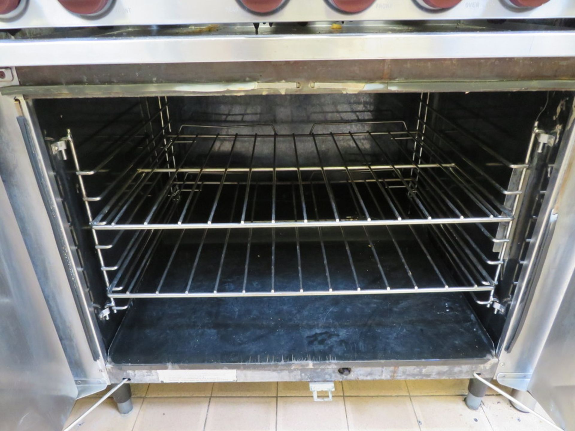 STAINLESS STEEL SIX BURNER GAS HOB AND DOUBLE DOOR OVEN - Image 3 of 3