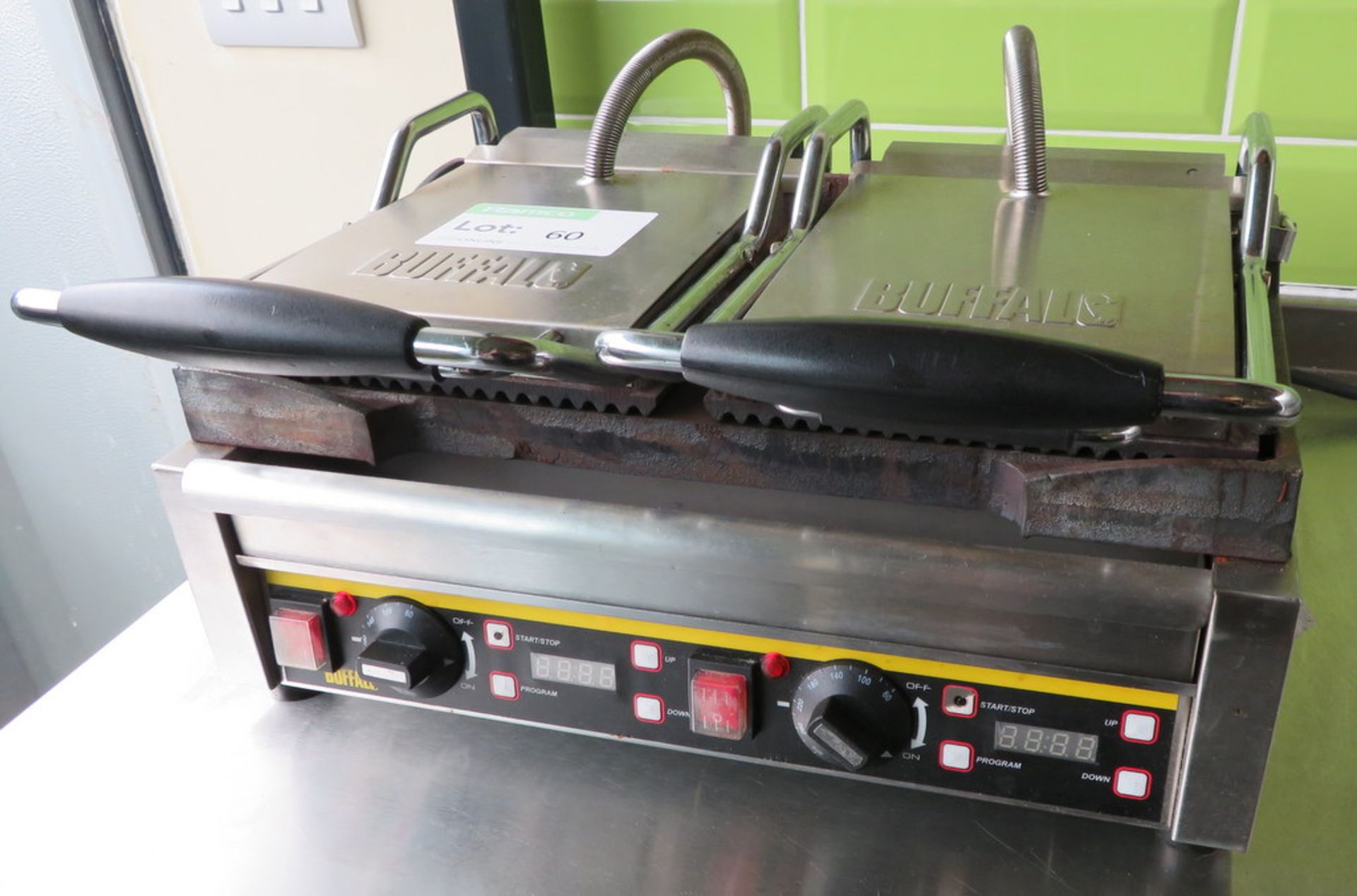 BUFFALO MODEL L554-B TWIN PANINI PRESS