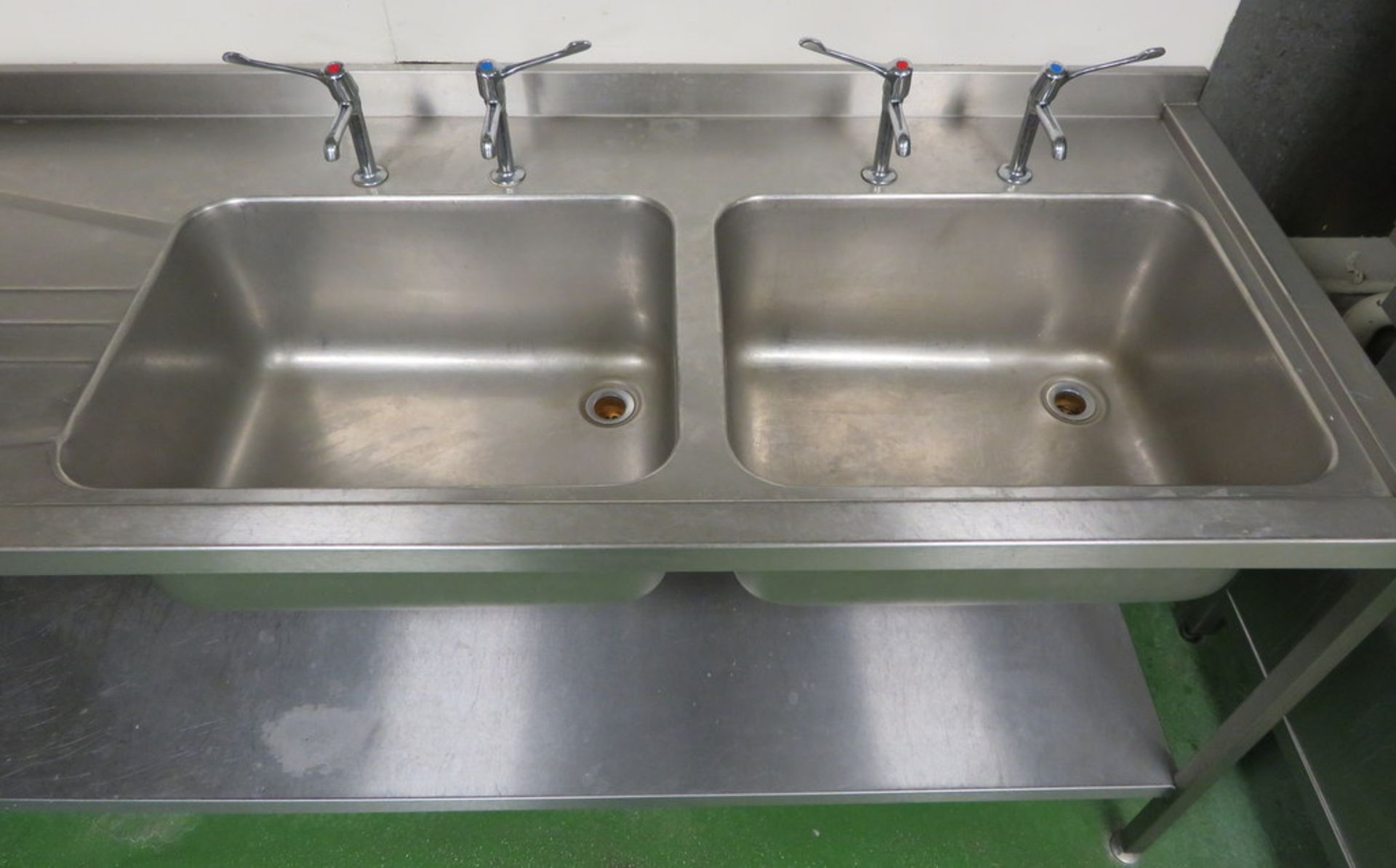 LARGE STAINLESS STEEL TWIN DEEP BOWL SINK UNIT - Image 2 of 2