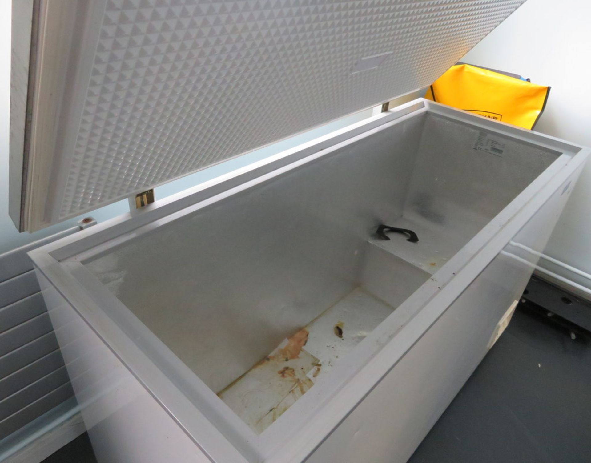 POLAR MODEL CE212-B CHEST FREEZER - Image 2 of 3