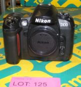 Nikon D100 Camera body - no battery