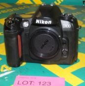 Nikon D100 Camera body - no battery