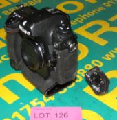 Nikon D2X Camera body - no battery