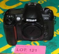 Nikon D100 Camera body - no battery