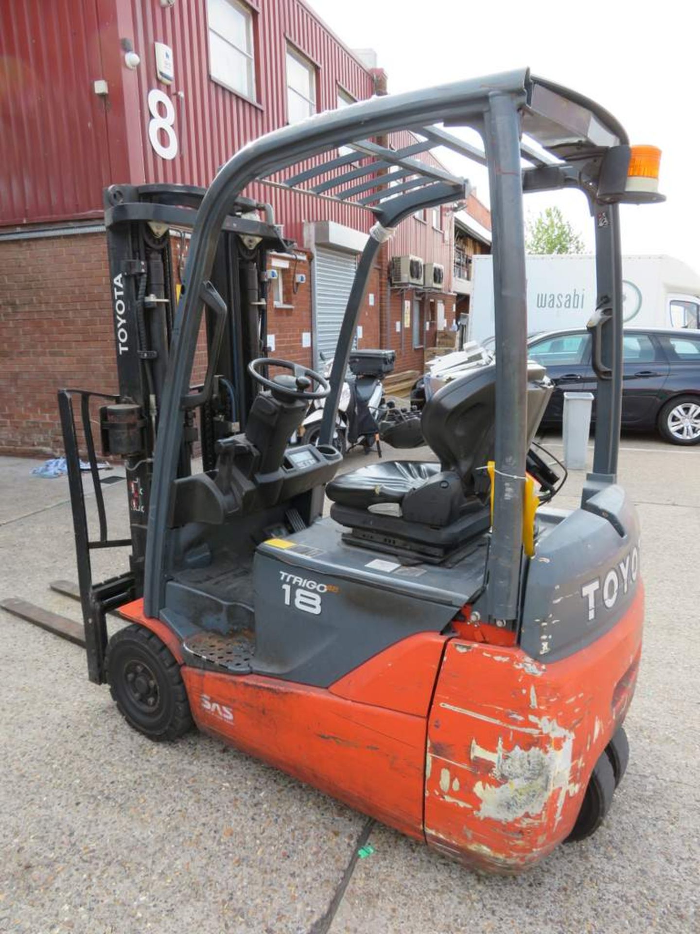 2010 Toyota Traigo 48-18 1800kg electric forklift. Model: 8FBEKT18 - Image 8 of 11