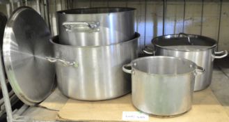 31ltr Cooking Pot. 7.2g Cooking Pot. 2x Small Cooking Pot.