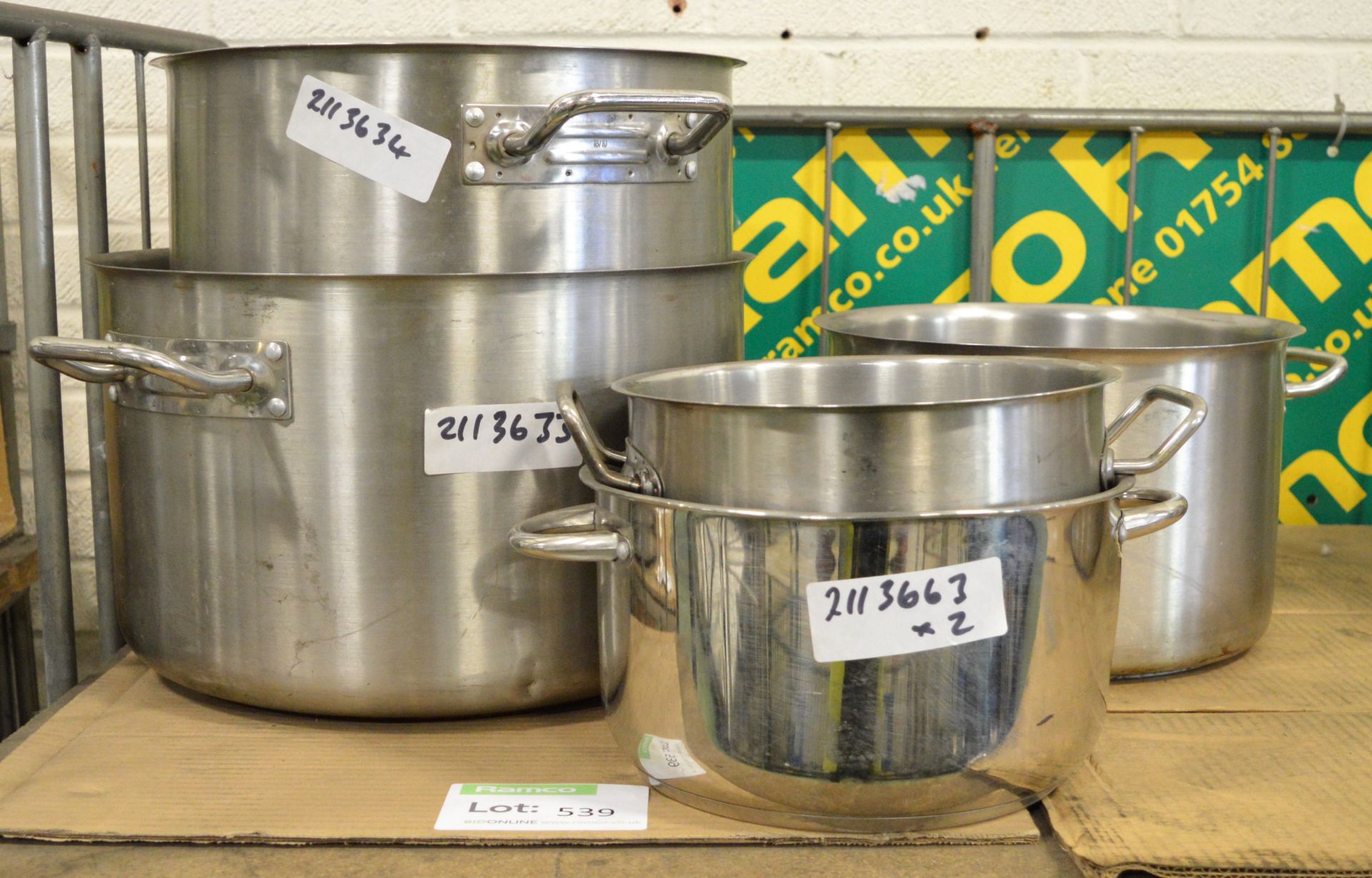 31ltr Cooking Pot. 7.2g Cooking Pot. 3x Small Cooking Pot.