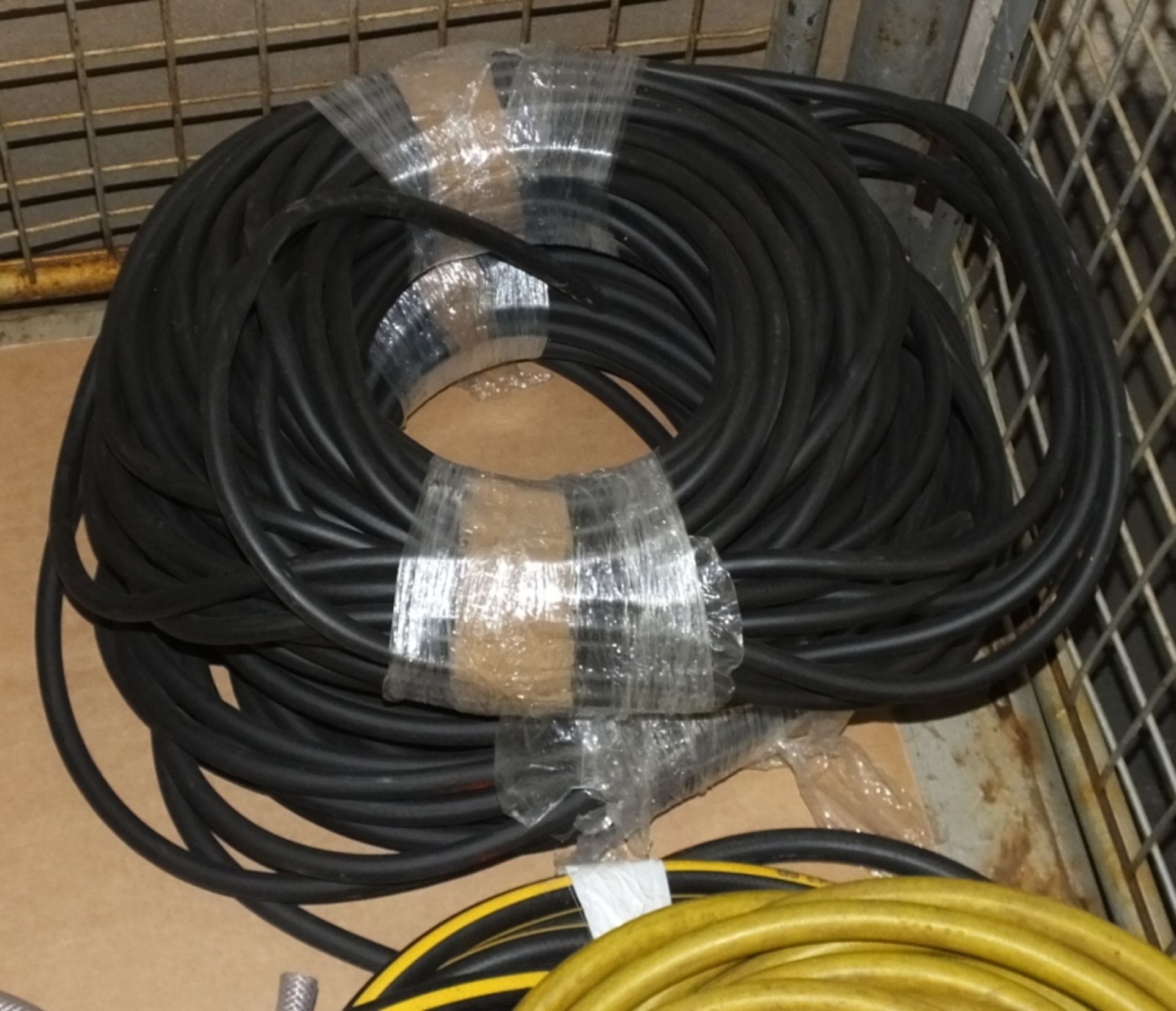 Various Hoses - Image 2 of 6